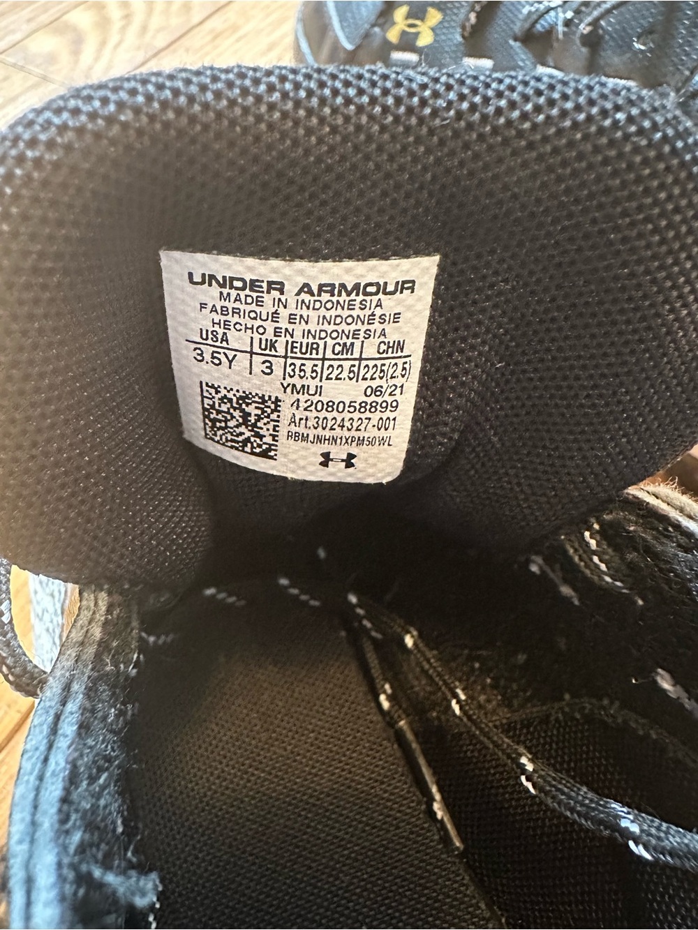 Under Armour Harper 6 Low TPU Jr. Youth Baseball Cleats Size 3.5Y Black Gold - Picture 6 of 7